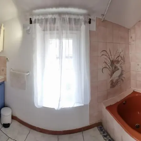 Maison Dans Un Endroit Paisible