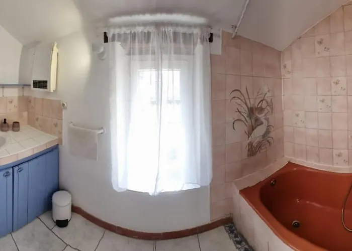 Maison Dans Un Endroit Paisible